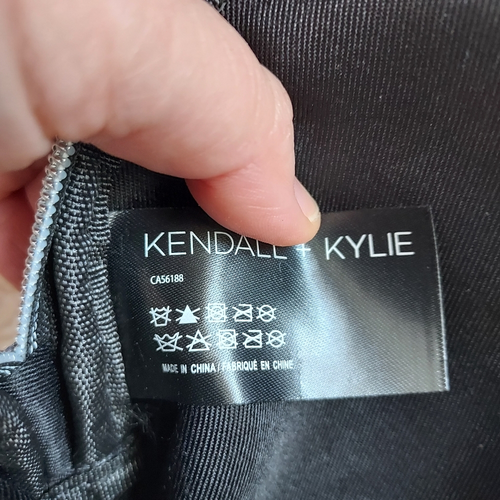 Kendall & Kylie Black small animal print makeup Cosmetics bag Travel Vacation - Picture 6 of 8